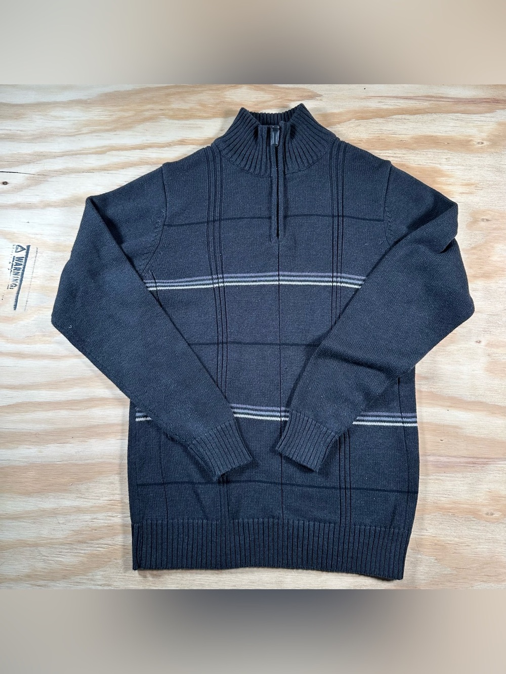 Oscar de la Renta Men's Black Zip-Up Sweater with Gray Windowpane Stripes